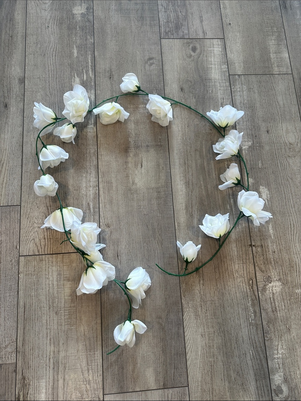 Hobby Lobby White Floral Garland with Green Stem